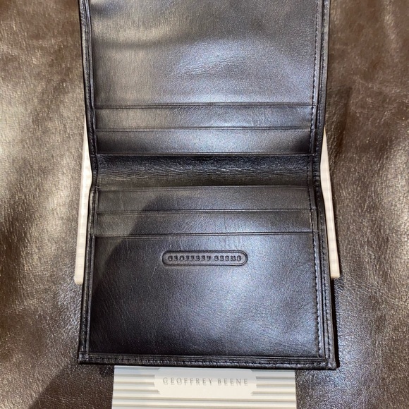 Geoffrey Beene Brown Leather Wallet -NWOT - Picture 5 of 5